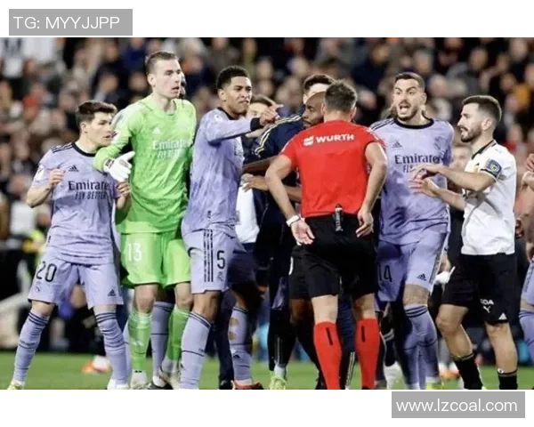 国王杯精彩对决利物浦3-0战胜皇马引发争议判罚全场沸腾