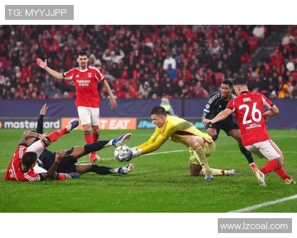 德甲精彩对决:里昂与本菲卡激战成平局补时进球引发全场狂欢